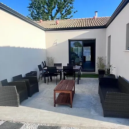 Chaleureux Entre Et Nature, - Fr-1-426-574 *