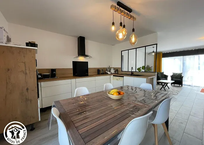 Chaleureux Entre Et Nature, - Fr-1-426-574 *